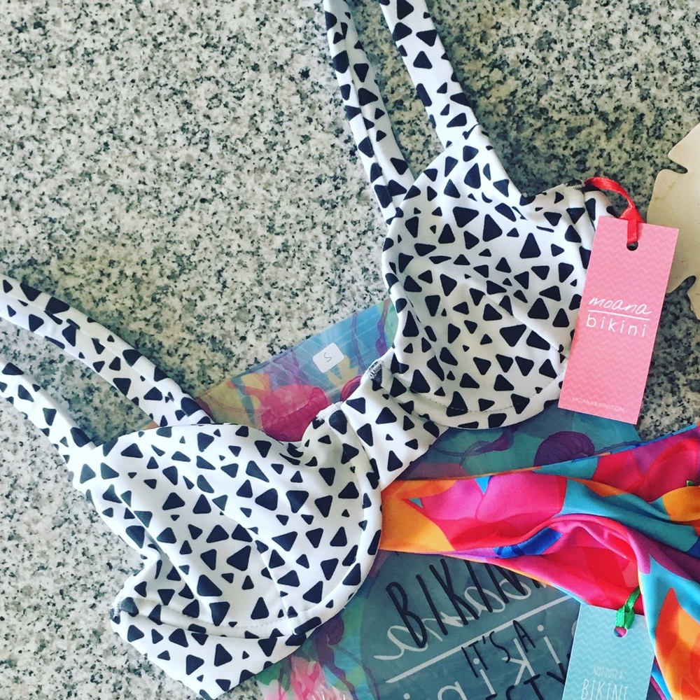Moana bikini underwire bikini top, size small (old sizing)